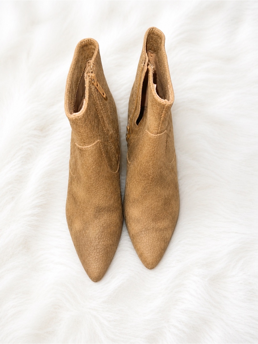 Express Tan Croc Embossed Pointed Toe Kitten Heel Ankle Booties Size 6 | Chic - Picture 3 of 6
